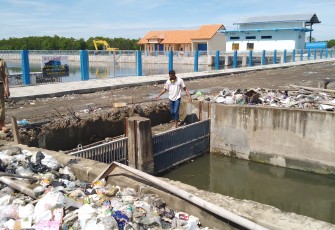 Warga Diimbau Tidak Buang Sampah Sembarangan 