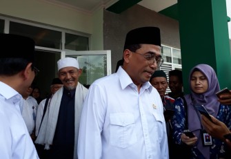 Menhub usai menghadiri peresmian gedung Rusun di Ponpes Lirboyo