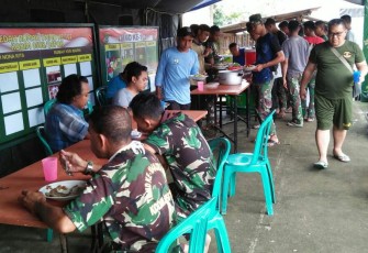 Satgas TMMD Kodim Depok 0508 Makan Bareng Warga