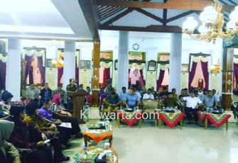 Bupati Rijanto saat menyampaikan sambutan di acara Rakor soal penanganan Virus Corona 