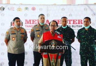 Bupati Rijanto saat konferensi pers 