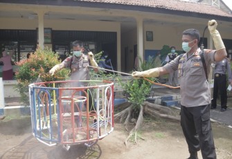 Polres Batang lakukan Penyemprotan Disinfektan
