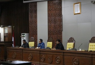Delapan Fraksi DRPD Provinsi Bengkulu Setujui 3 Raperda Usulan Gubernur Jadi Perda