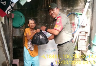 Koramil 05/KJ Bagikan Sembako