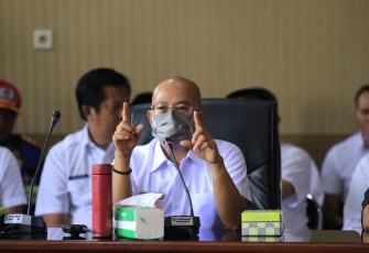 Bupati Bengkulu Selatan Gusnan Mulyadi Pimpin Rapat 