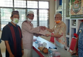 Bupati Asahan Serahkan Bantuan Pembangunan Musholla Ar Royyan Kelurahan Tebing Kisaran