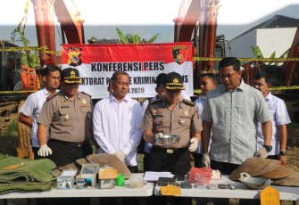Polda Aceh Amankan 7 Unit Excavator Penambang Emas Ilegal di Aceh Barat