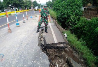 Amblas Jalan Nasional Tegal-Purwokerto Ruas Pagojengan
