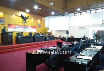Suasana rapat paripurna DPRD Kota Blitar Penyampaian LKPJ Walikota Blitar oleh Pansus DPRD Kota Blitar 
