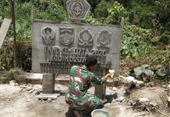 Pembuatan Tugu Simbol TMMD Sudah Mencapai 90 Persen