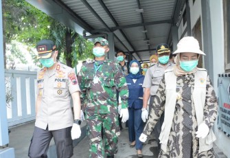Ratusan Personel Gabungan Gelar Aksi Semprot Disinfektan di Kabupaten Brebes
