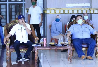 Bupati Bengkulu Selatan Gusnan Mulyadi dan Wakil Bupati Bengkulu Selatan Rifai Tajudin 