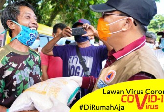 Gubernur Bengkulu Rohidin Mersyah berikan bantuan beras ke sopir angkot