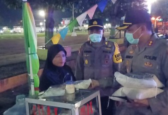Polres Batang Berikan Tali Asih ke Pedagang