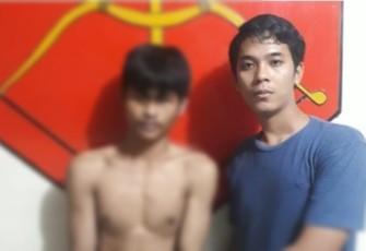Pelaku Albet Sulistiawan (Kiri) saat diamankan polisi