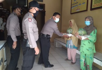 Polsek Silangkitang Berbagi