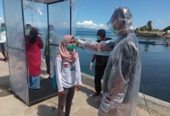 Pemneg Luhu Sediakan Bilik Semprot Disinfektan di Pelabuhan Rakyat