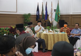 Gubernur Rohidin Pastikan 583 Mahasiswa Luar Provinsi Bengkulu Dapatkan Bantuan Sembako