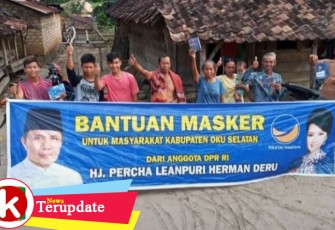 Percha Leanpuri Bagikan Dua Puluh Ribu Masker Untuk Masyarakat