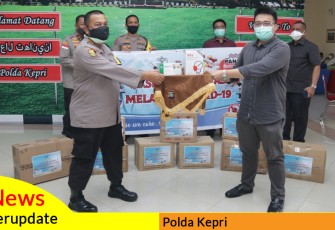 Direktur Panbil Group Patrick Lionel Nathan Aritonang Serahkan Bantuan berupa Alkes kepada RS Bhayangkara Polda Kepri yang diterima oleh Kabid Dokkes Polda Kepri