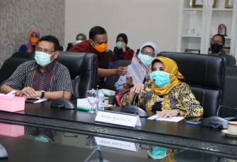 Wakil Walikota Tanjung Pinang Vidcon Dengarkan Arahan Plt Gubernur Kepri Soal Pencegahan Covid-19