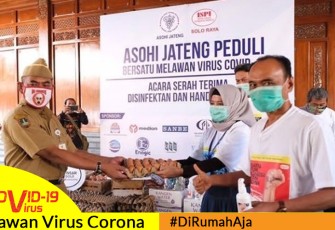 Serah terima sejumlah bantuan dari perwakilan ASOHI Jateng kepada Wali Kota Solo FX Hadi Rudyatmo di Balaikota Solo.