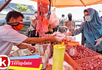 Ibu Derta Rohidin Peduli