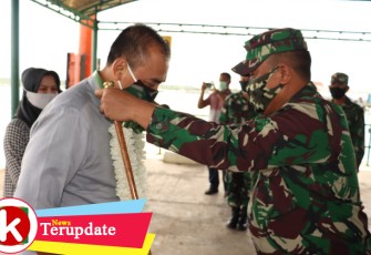 Dandim 0315/Bintan dan Ketua Persit KCK Cabang LV Dim 0315 Sambut Kedatangan Rombongan Danrem 033/WP di Kota Tanjungpinang