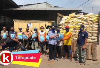 Subianto Berbagi Sembako ke Warga Terdampak Covid-19