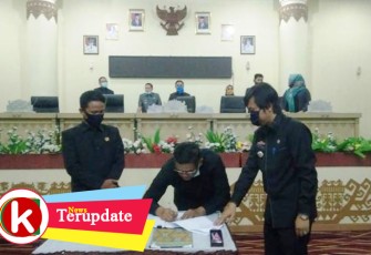 Penandatanganan Rancangan Tata Tertib DPRD Kabupaten Tulangbawang