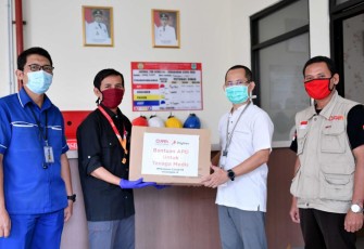 PPPA Daarul Qur'an Salurkan APD ke RSU Kabupaten Tangerang
