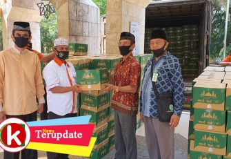 DMI Salurkan Paket Kebersihan untuk Masjid di DKI Jakarta