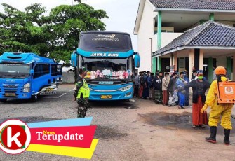 Puluhan Pelajar Ponpes Lirboyo Kediri disambut Screening Test