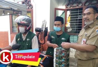 Kepala Dinas Sosial DKI Jakarta Bantu Sembako ke Dapur Umat