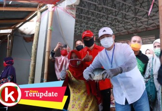 Rohidin penuh optimis di Pasar Tradisional Muara Aman Kabupaten Lebong