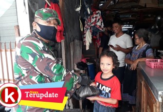 Sertu Siswantoro Antarkan Bantuan Untuk Anak Yatim