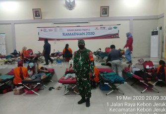 Danramil 05/KJ Kapten R.E. Moerdoko Hadiri Giat Donor Darah Tahap 2 di Kebon Jeruk