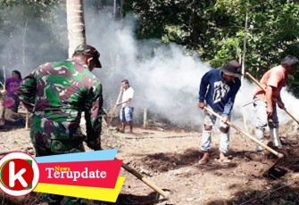 Babinsa dan Aparat Kecamatan Buka Kebun