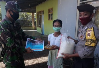 Babinsa dan Bhabinkamtibmas Pateten Dua Salurkan Bansos