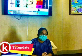 dr Rosenda pada konferensi pers di Kantor Bupati Sabtu (09/05/2020).