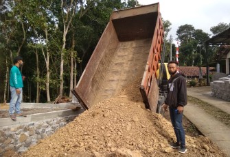 Pengedropan Material
