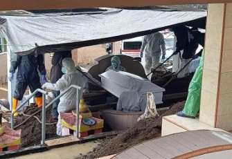 Pemakaman Warga Tionghoa di Desa Maumbi