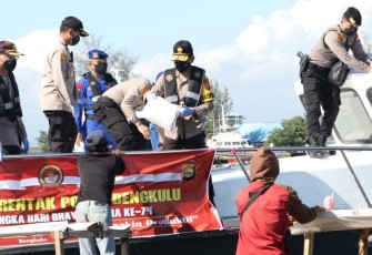 Polda Bengkulu Salurkan 2.160 Paket Bantuan Dalam Rangka Peringatan Hari Bhayangkara Ke-74
