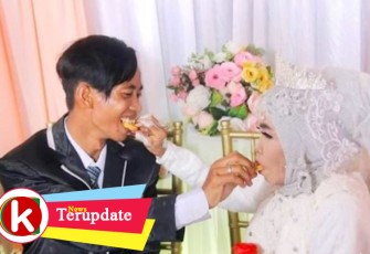 kebahagiaan Ardi dan Mbah Gambreng saat melangsungkan pernikahan