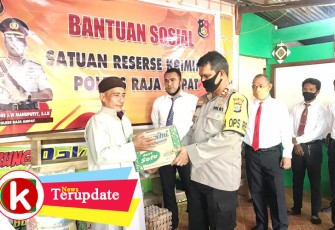 Sat Reskrim Polres Raja Ampat Berikan Bantuan Kepada Panti Asuhan Cahaya Alqodiri