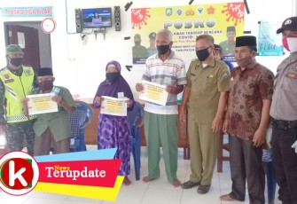 Pemdes Kemang Manis Salurkan BLT-DD Tahap Dua