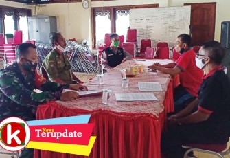 Rapat koordinasi penerimaan calon anggota baru satuan Linmas di Pendapa Kelurahan Kampung Baru Jalan Ronggo Warsito No. 54 Pasar Kliwon Solo Jawa Tengah.