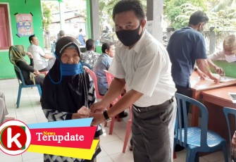 Pemdes Air Periukan Seluma Salurkan BLT-DD Tahap II