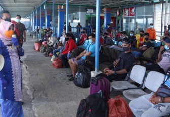 Plt Walikota Tanjungpinang Fasilitasi Warga Sambas ke Gedung Tun Fatimah