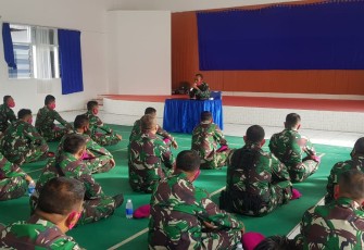 Komandan Yonmarhanlan VIII Bitung Laksanakan Jam Komandan